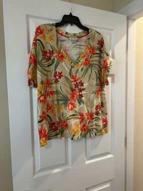 Tommy Bahama Beige Short-Sleeve V-Neck Tropical Floral Top